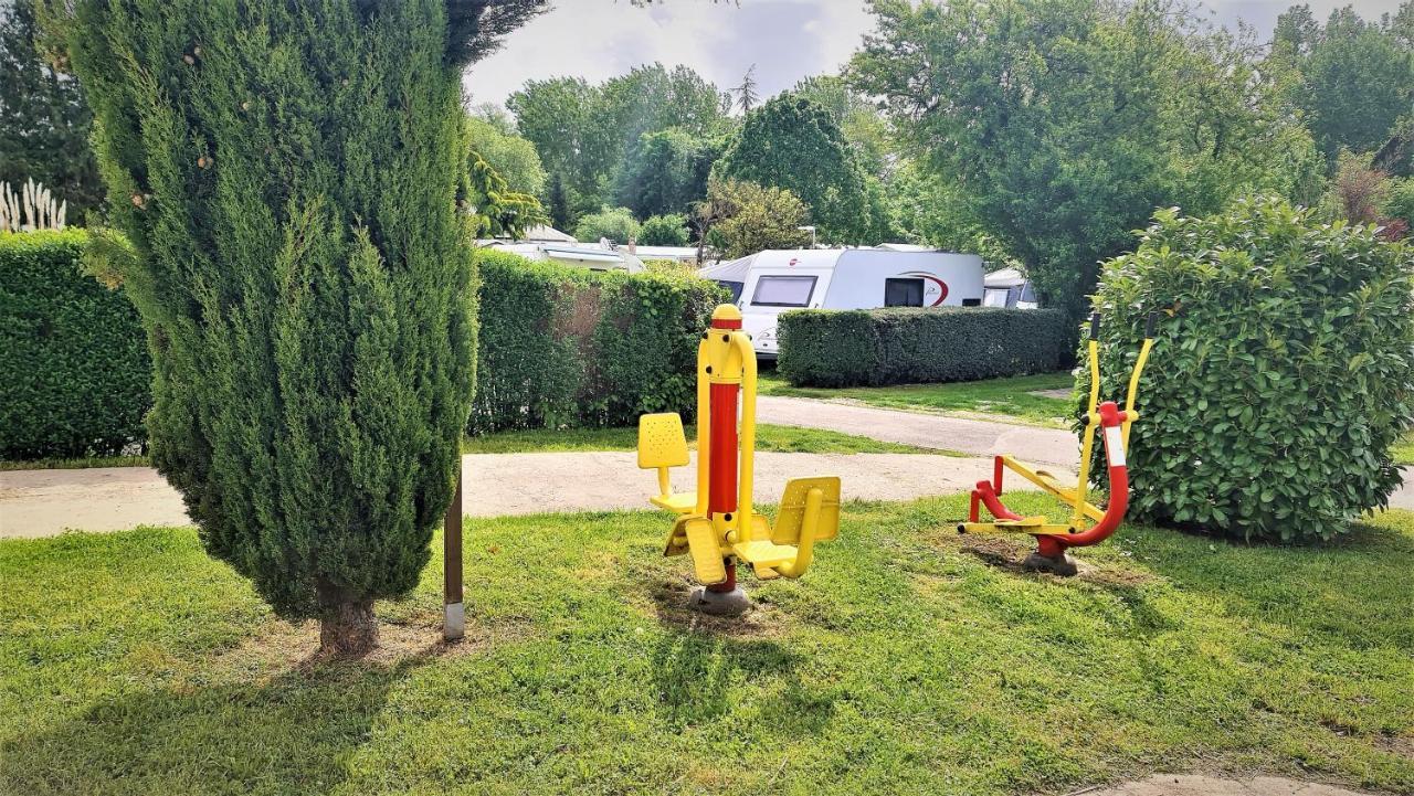 Camping Paris Beau Village Villiers-sur-Orge Экстерьер фото